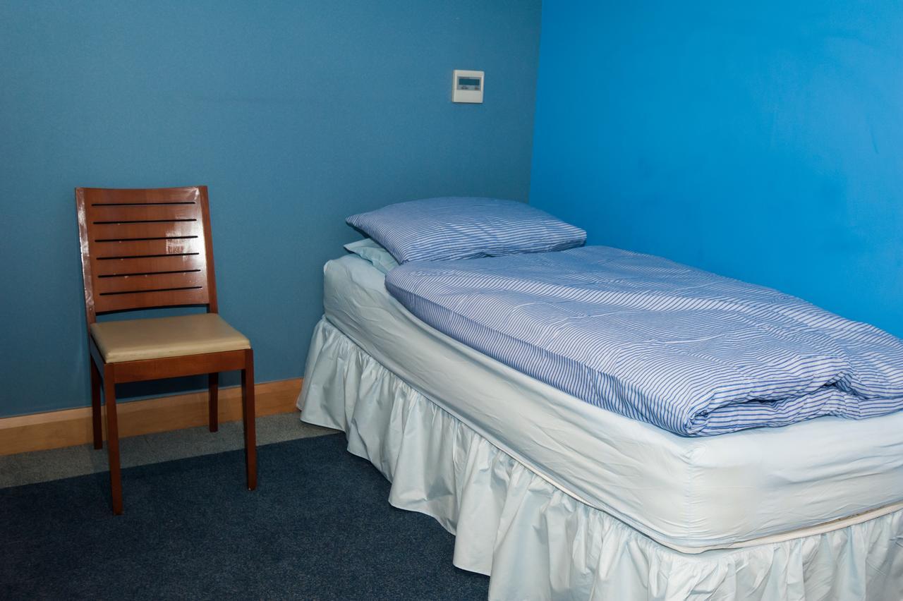 Russell Scott Backpackers Hostel 리즈 외부 사진
