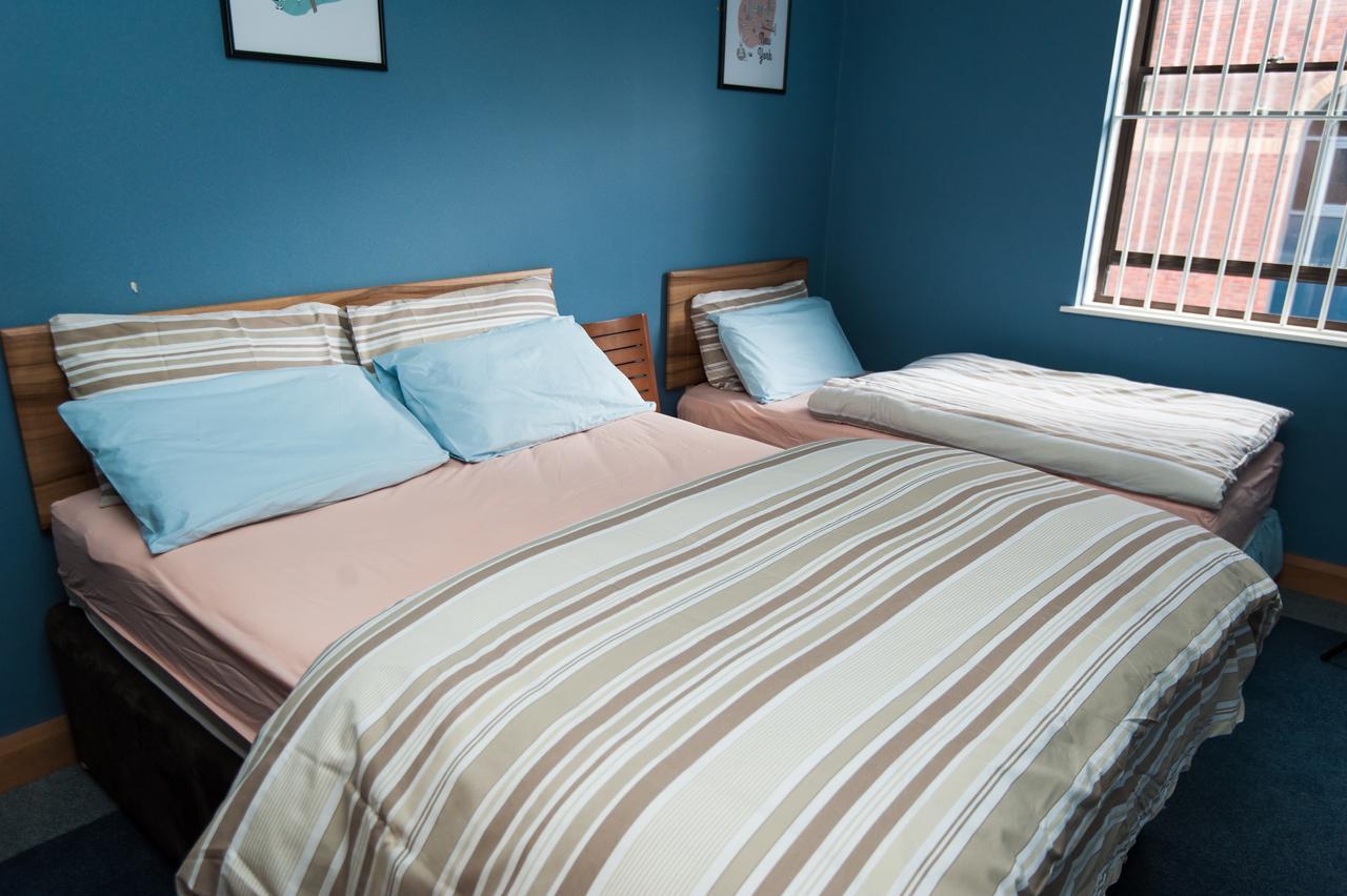 Russell Scott Backpackers Hostel 리즈 외부 사진
