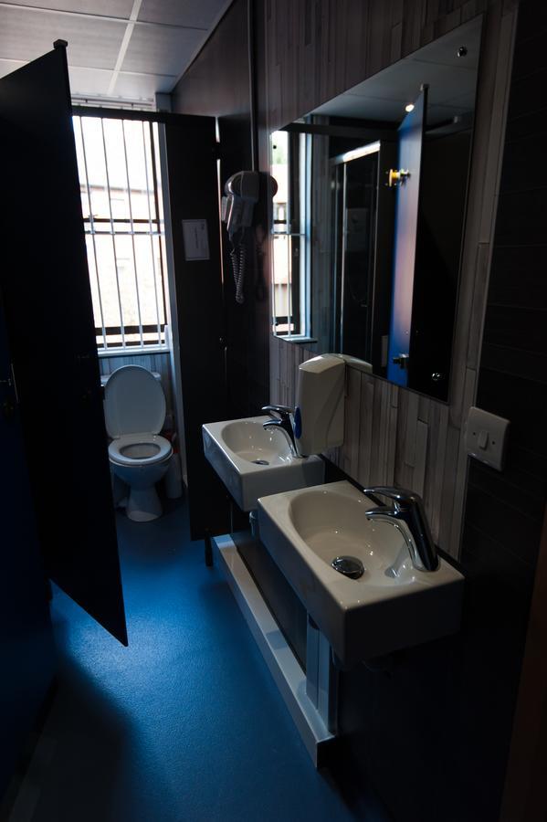 Russell Scott Backpackers Hostel 리즈 외부 사진